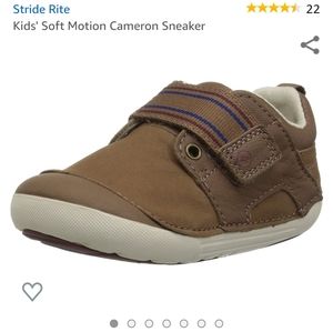 EUC Stride Rite 4.5XW Boy's Cameron Sneaker